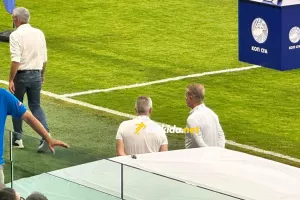 (ΦΩΤΟΣ Kerkida) Συζητήσεις... Παπασταύρου