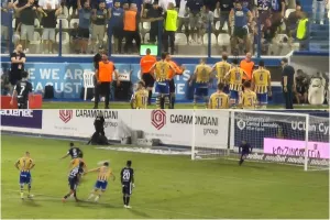 On field review, πέναλτι και 1-0!