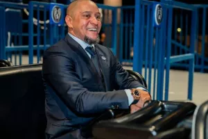 Ρομπέρτο Κάρλος: Καταγγέλλει ότι έχασε σχεδόν όλη την περιουσία του