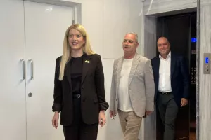 Toποθέτηση Αννίτας/ΒΙΝΤΕΟ