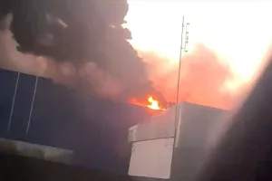 Ουκρανικά drones σφυροκοπούν το μεγαλύτερο διυλιστήριο της Ρωσίας