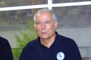 Το κυπριακό ποδόσφαιρο αποχαιρετά τον Τάκη Χαραλάμπους
