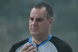 Αρνείται τα πάντα και ο Κορομηλάς - Τι ισχυρίστηκε για τα ποσά στο σπίτι του