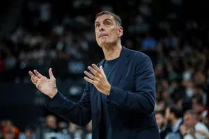 Μπαρτζώκας: «Έδειξε κόντρα στον Παναθηναϊκό τις δυνατότητές της η Αρμάνι»