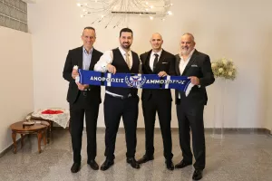 Ο Σωτήρης ντύθηκε γαμπρός και το κασκόλ της Ανόρθωσης είχε τη θέση του!