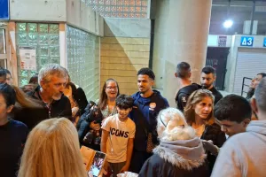 (Βίντεο/Φώτος Kerkida) Συγκινητικές στιγμές: ΟΛΟΙ... στον δικό τους Μάρκους Έντουαρντς! 
