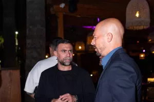 Πρώτη γνωριμία/Με το βλέμμα στην επιτυχία ο Μανιάτης