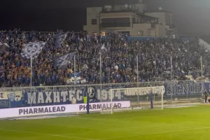 (Βίντεο) Τραγούδι και... παρατεταμένο χειροκρότημα!