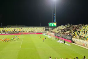 (Βίντεο kerkida) Τα πανηγύρια στην "Αρένα": "Κιτρινοπράσινα τα βλέπω όλα"
