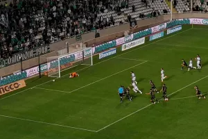 Πέναλτι μέσω VAR, απόκρουση Ταλιχμανίδη!