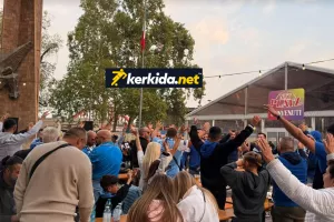 (Βίντεο kerkida) Συνθήματα στην πλατεία από τους οπαδούς της Πάφου
