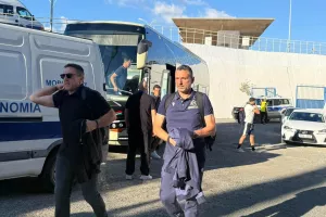 Η άφιξη του ΑΠΟΕΛ/φώτος kerkida