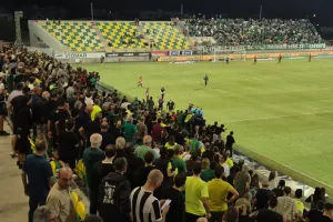 (ΒΙΝΤΕΟ kerkida) Έντονες αποδοκιμασίες κατά της διαιτησίας!