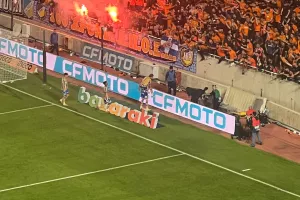 (Βίντεο) Το γύρισε... με Μπακασέτα!