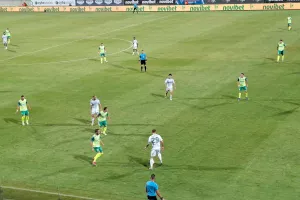 (LIVE) ΑΕΚ 2-0 Ομόνοια