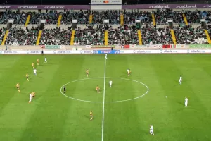 (LIVE) Ομόνοια 0-0 ΑΕΛ