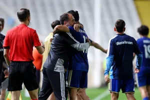Με ψυχή και δέκα παίκτες η Εθνική μας, πρώτη νίκη και άλμα στη 2η θέση!