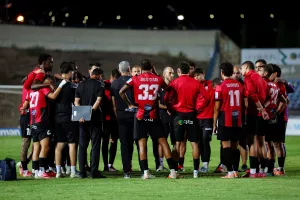 Κρατά την προσπάθεια