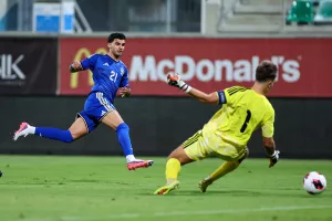(ΑΠΟΕΛ) Είναι και ο... Πούρσα-Σκόραρε ως winger!