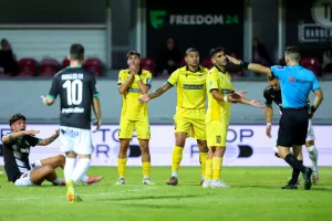 Έσωσε τον βαθμό... στο δεύτερο ημίχρονο η ΑΕΚ