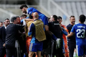 Με ψυχή και δέκα παίκτες η Εθνική μας, πρώτη νίκη και άλμα στη 2η θέση!