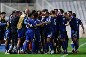 Με ψυχή και δέκα παίκτες η Εθνική μας, πρώτη νίκη και άλμα στη 2η θέση!