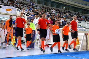 Με ψυχή και δέκα παίκτες η Εθνική μας, πρώτη νίκη και άλμα στη 2η θέση!