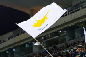 Με ψυχή και δέκα παίκτες η Εθνική μας, πρώτη νίκη και άλμα στη 2η θέση!