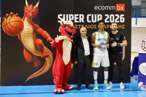 Η στιγμή της απονομής! (ΦΩΤΟΣ)