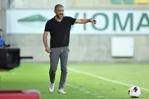 Τέταρτη σερί νίκη και μένει κορυφή η ΑΕΛ (φώτος)