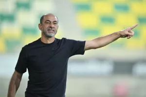 Τέταρτη σερί νίκη και μένει κορυφή η ΑΕΛ (φώτος)