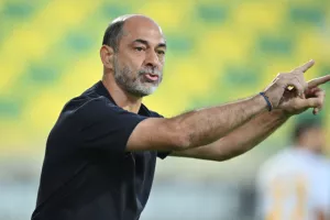 Τέταρτη σερί νίκη και μένει κορυφή η ΑΕΛ (φώτος)