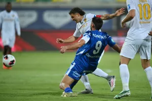 Τέταρτη σερί νίκη και μένει κορυφή η ΑΕΛ (φώτος)