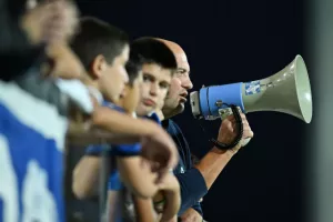Τέταρτη σερί νίκη και μένει κορυφή η ΑΕΛ (φώτος)
