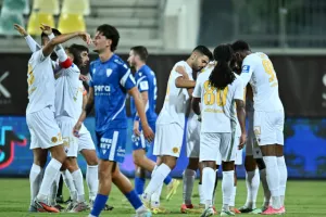 Τέταρτη σερί νίκη και μένει κορυφή η ΑΕΛ (φώτος)