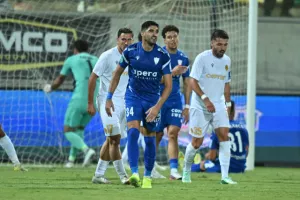 Τέταρτη σερί νίκη και μένει κορυφή η ΑΕΛ (φώτος)