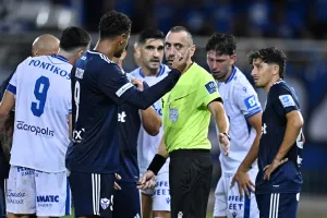 Το βλέμμα στον Θεουλή και τις αποφάσεις του!