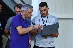 Τέταρτη σερί νίκη και μένει κορυφή η ΑΕΛ (φώτος)
