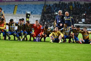 (Βίντεο kerkida)ΠΑΡΤΙ και... "για σένα έχω χάσει το μυαλό μου"