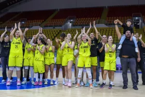Πανηγύρισαν την ευρωπαϊκή νίκη οι ΑΕΛίστες: «Σε όποιο γήπεδο και αν παίζεις πάντα θα σ’ ακολουθώ»