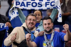 ΦΩΤΟΣ από την κερκίδα της Πάφου