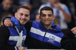 ΦΩΤΟΣ από την κερκίδα της Πάφου