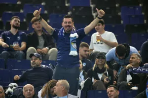 ΦΩΤΟΣ από την κερκίδα της Πάφου