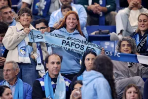 ΦΩΤΟΣ από την κερκίδα της Πάφου