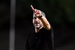 Οι τέσσερις ενδεκάδες του Μάρτινς
