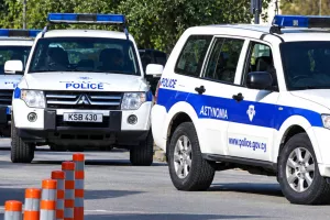 Χειροπέδες σε αστυνομικό για κατοχή ναρκωτικών στη Λευκωσία