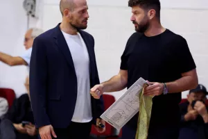 Ισοπεδωτικός στην πρεμιέρα του ο Κεραυνός! (Φώτος)