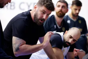 Ισοπεδωτικός στην πρεμιέρα του ο Κεραυνός! (Φώτος)
