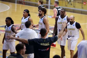 Ισοπεδωτικός στην πρεμιέρα του ο Κεραυνός! (Φώτος)