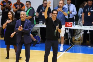 Όμορφη κίνηση από το ΑΠΟΕΛ-Τίμησε τη μνήμη του Παλάλα (Φώτος) 
